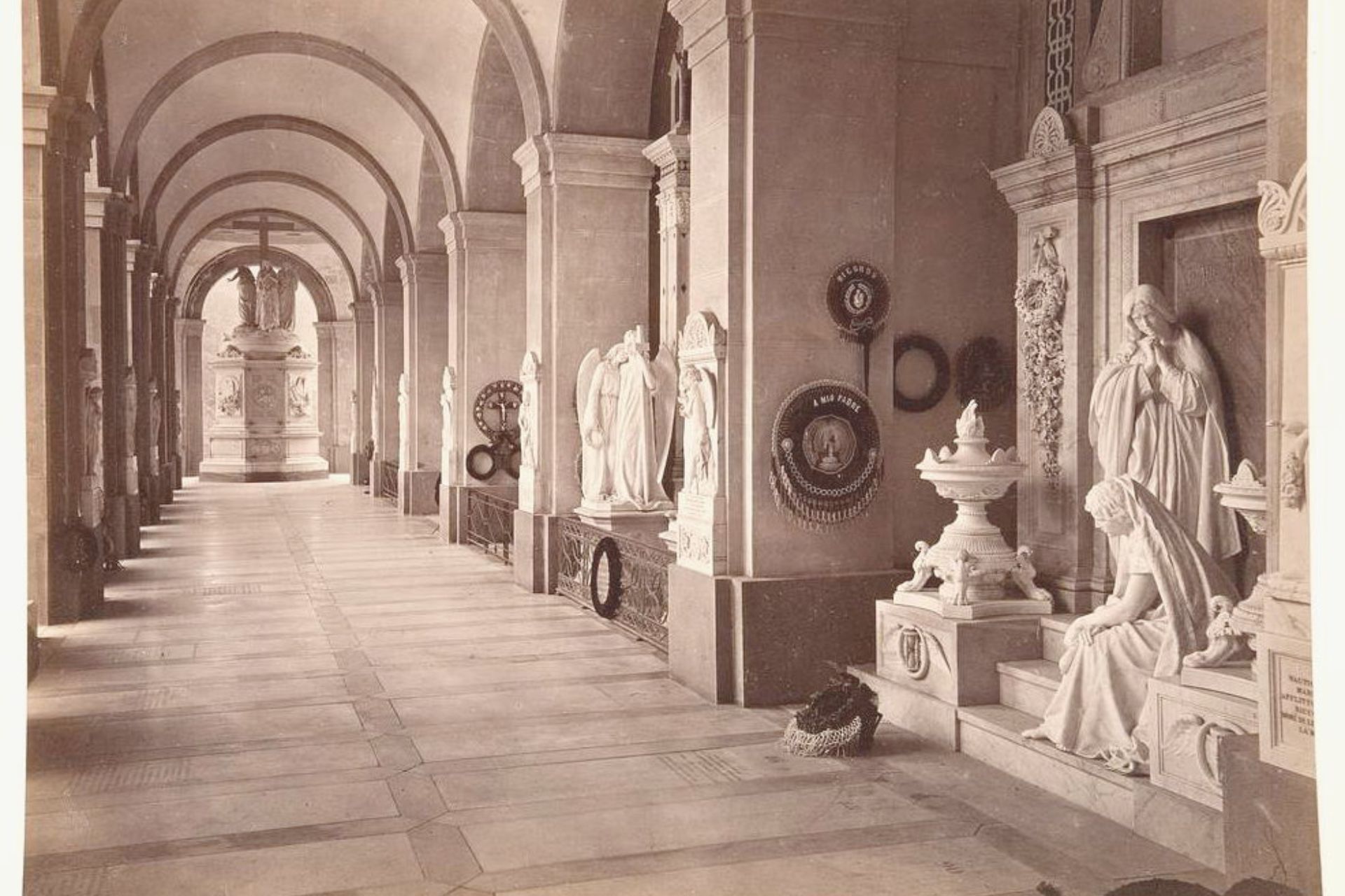 Galerie-der-verschwundenen-Geschichten_Staglieno_2