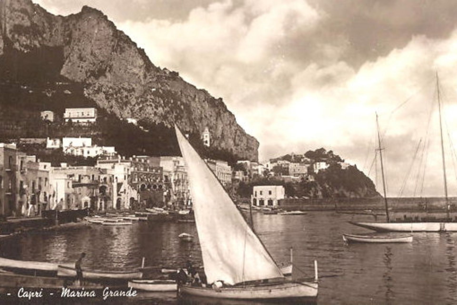 Galerie-der-verschwundenen-Geschichten_Capri