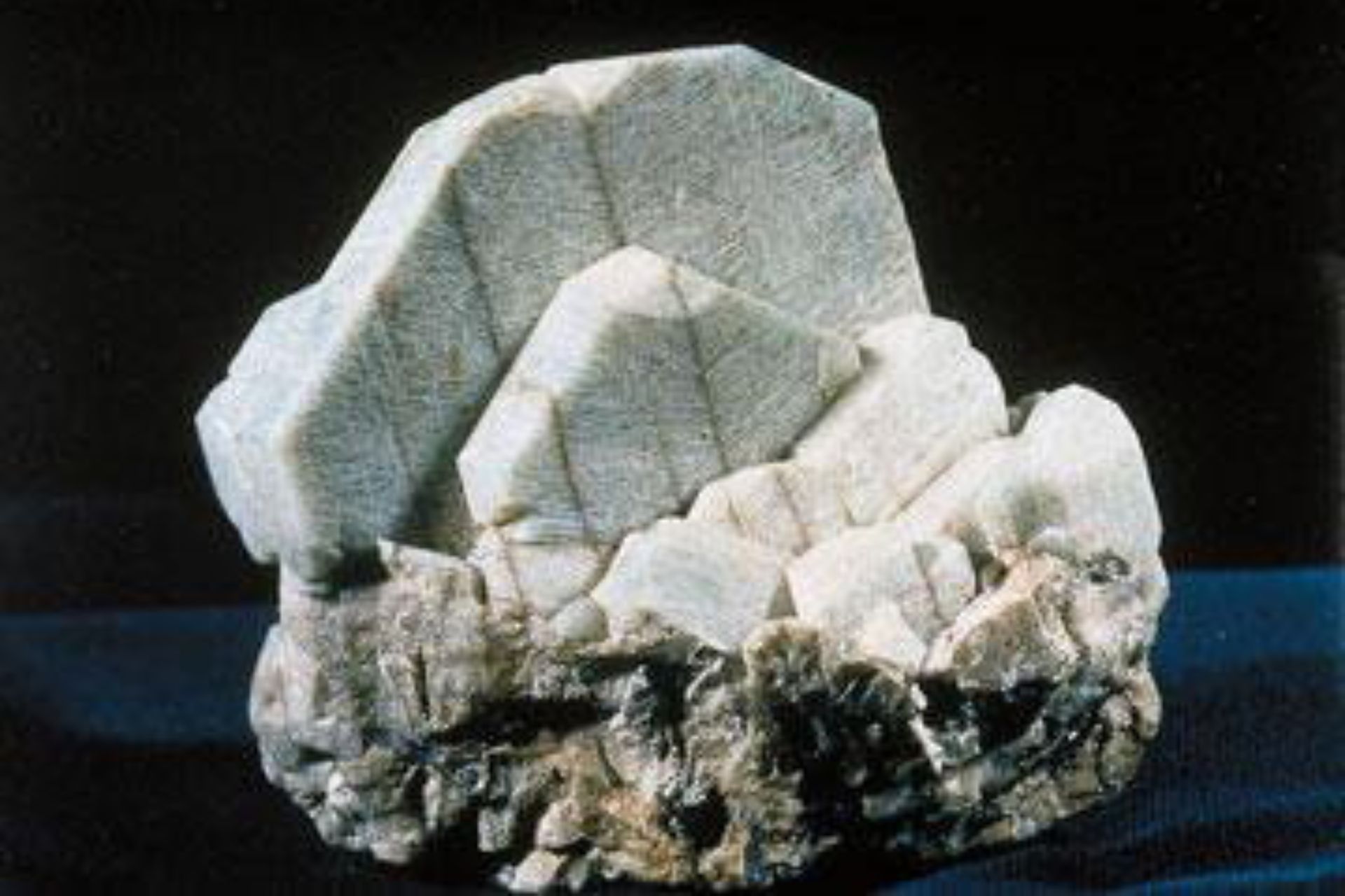 Galerie-der-verschwundenen-Geschichten_Silikat_Feldspat