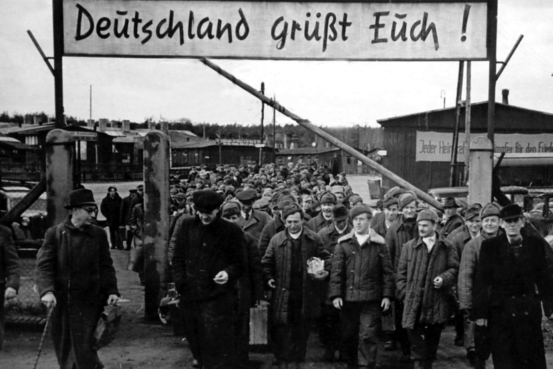 _Galerie-der-verschwundenen-Geschichten_Kriegsgefangenschaft_Heimkehr